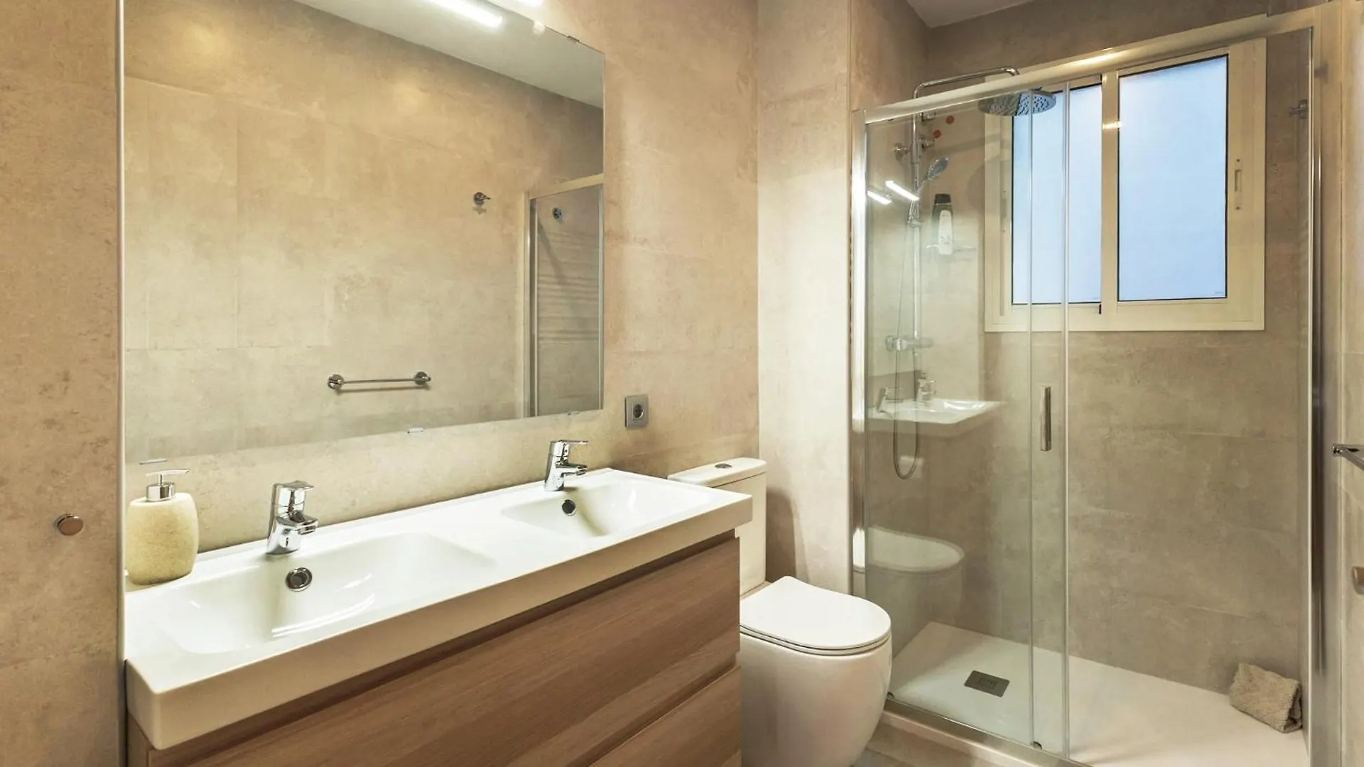 Modern Spacious Apartment Central Of Sevilla