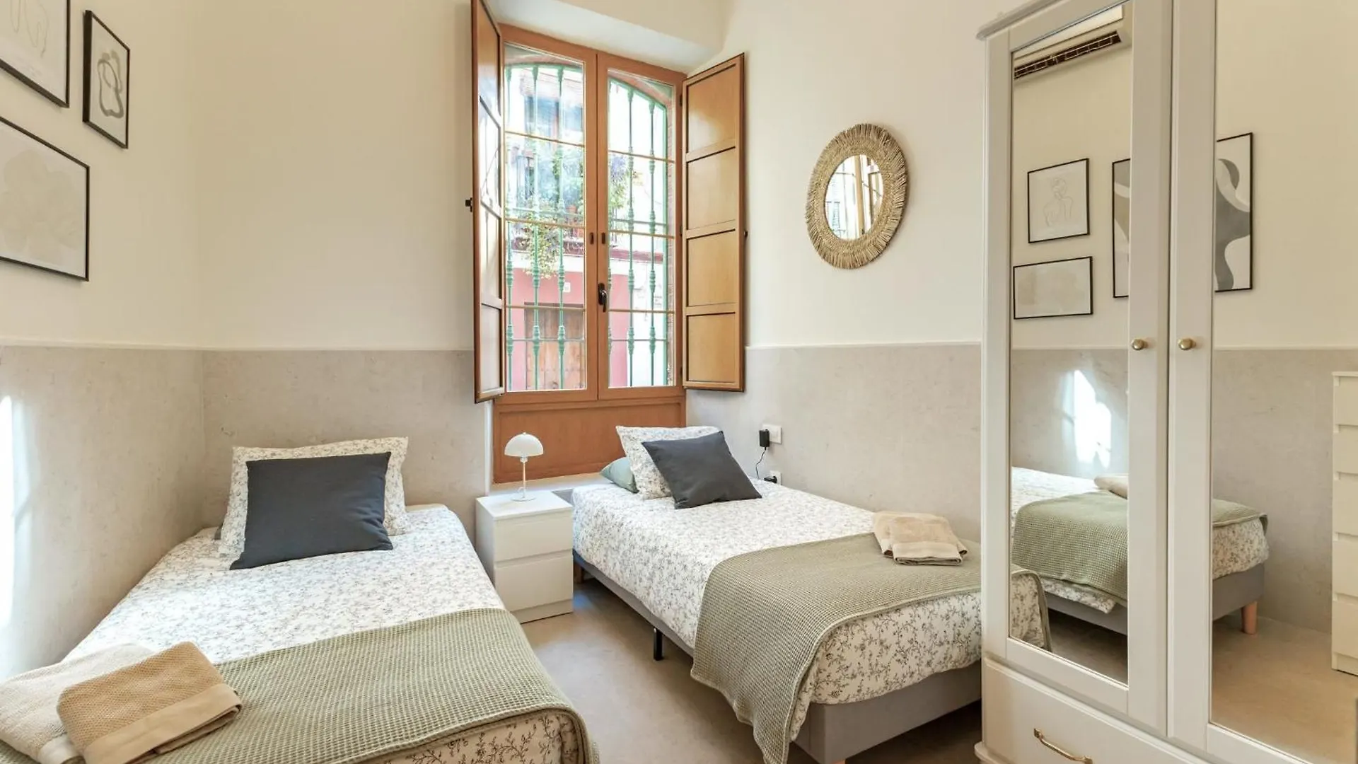 Modern Spacious Apartment Central Of Sevilla